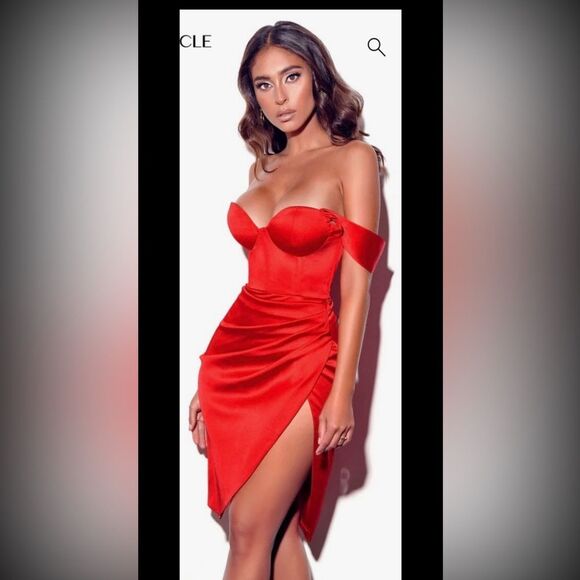 Miss CircleElegant Red satin Off-Shoulder Dress, XS - Picture 2 of 13